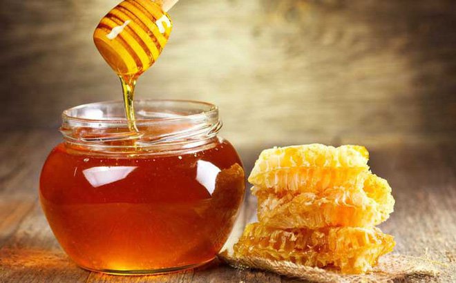 Chăm sóc da bằng mật ong và các nguyên liệu tự nhiên ở nhà